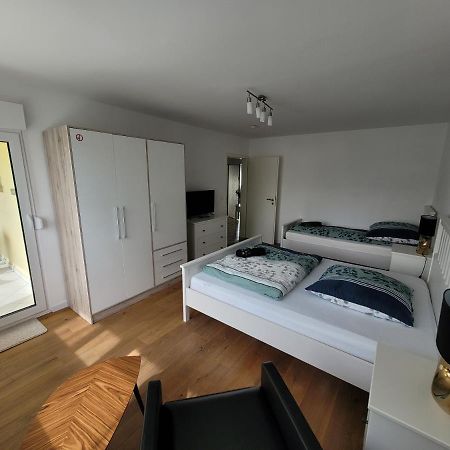 Ferienwohnung Anna Oftersheim Schwetzingen Hockenheim 3 Zimmer mit Balkon Exterior foto