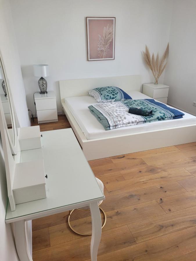 Ferienwohnung Anna Oftersheim Schwetzingen Hockenheim 3 Zimmer mit Balkon Exterior foto